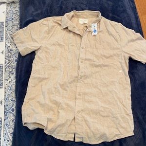 men’s collared shirt